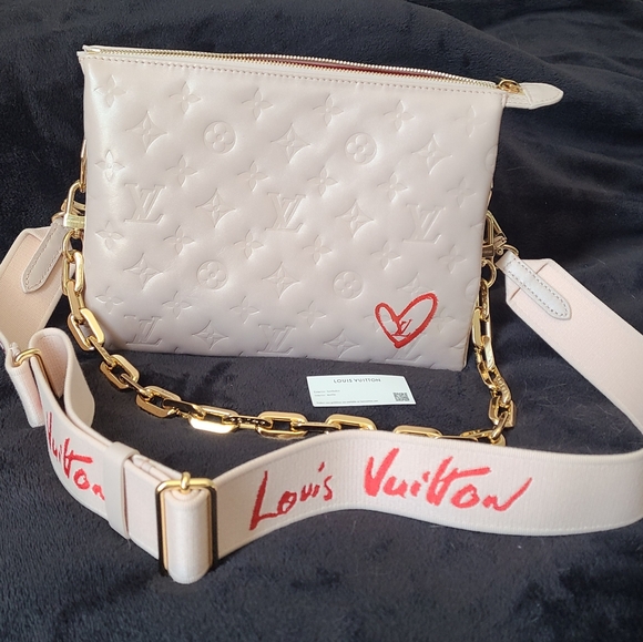 Louis Vuitton Coussin PM Fall In Love Pink Monogram Chain Shoulder Crossbody Bag - Picture 1 of 14
